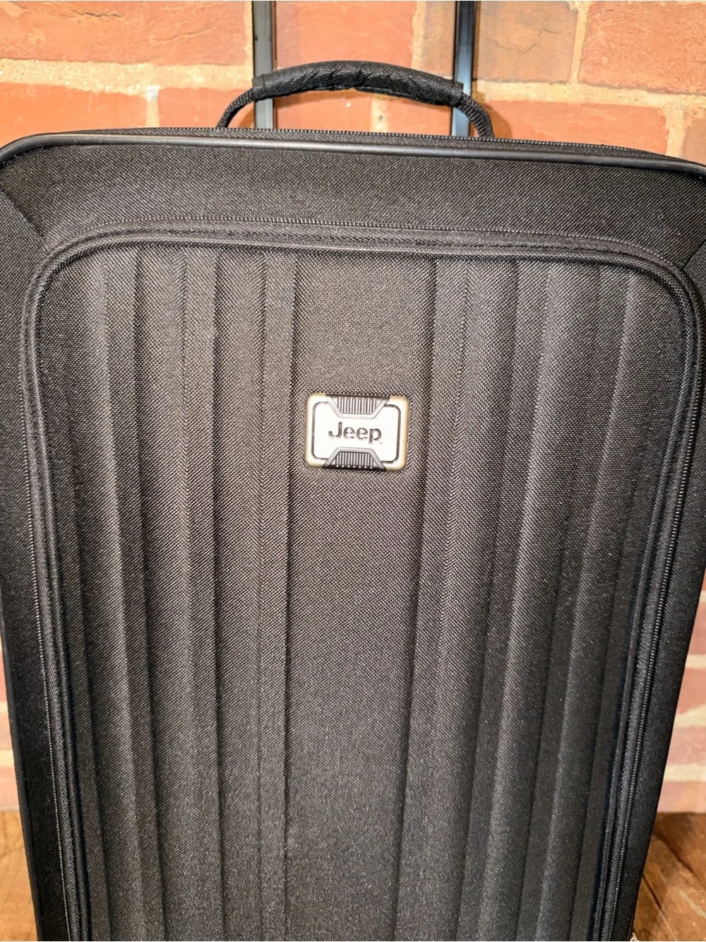 Jeep Black Upright Rolling Suitcase with Telescoping Handle